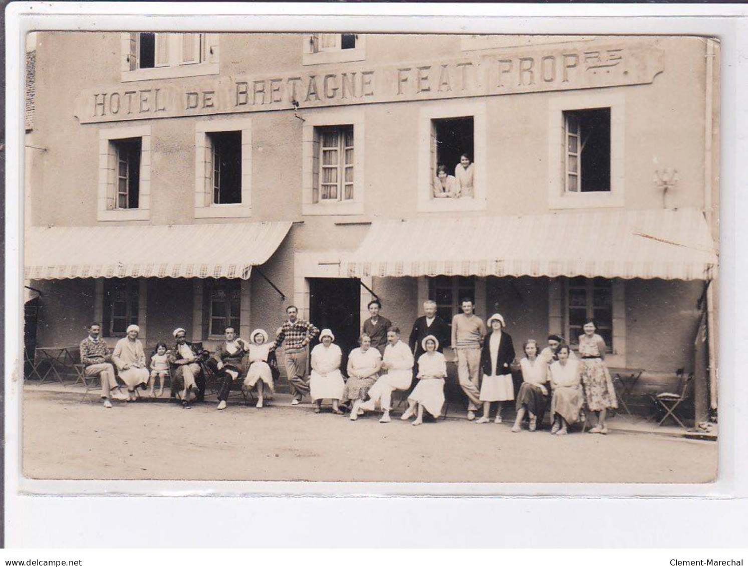 PLOUGASNOU - Carte - Photo - Le Bas Du Bourg Hôtel De Bretagne - Feat Propriétaire - Très Bon état - Plougasnou