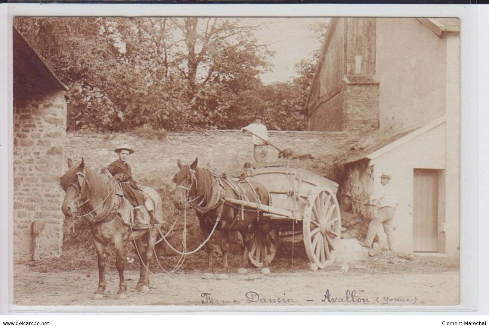 AVALLON: Ferme Dansin, Attelage - Très Bon état - Avallon