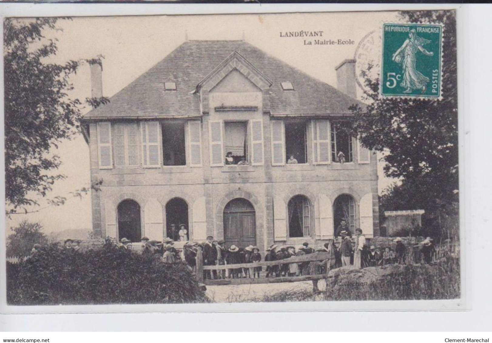 LANDEVANT: La Mairie-école - Très Bon état - Autres & Non Classés