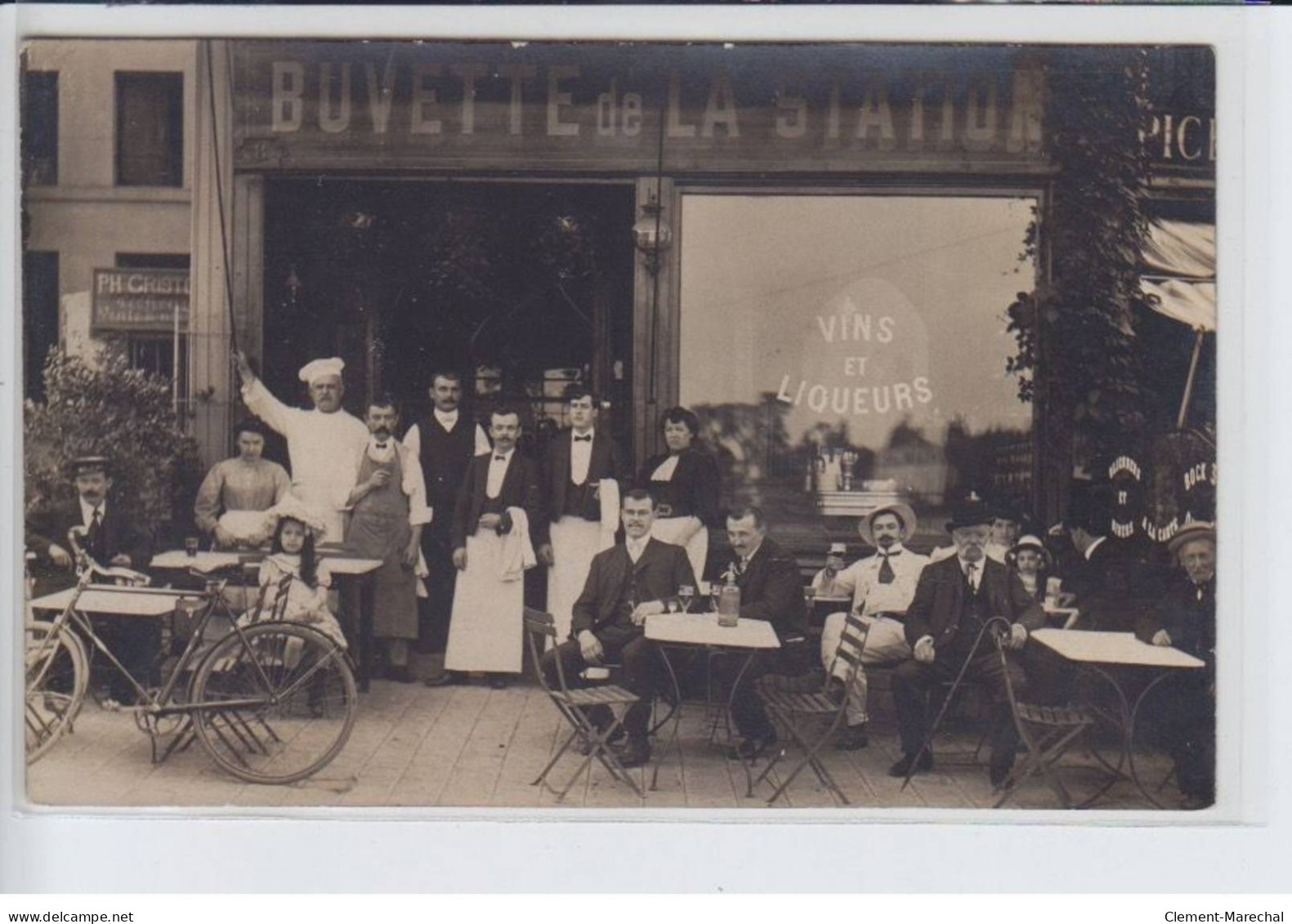 FRANCE: Buvette De La Station, PH. Cristo(?) Vins Et Liqueurs, Vélo, Groupe De Personnes - Très Bon état - Fotos