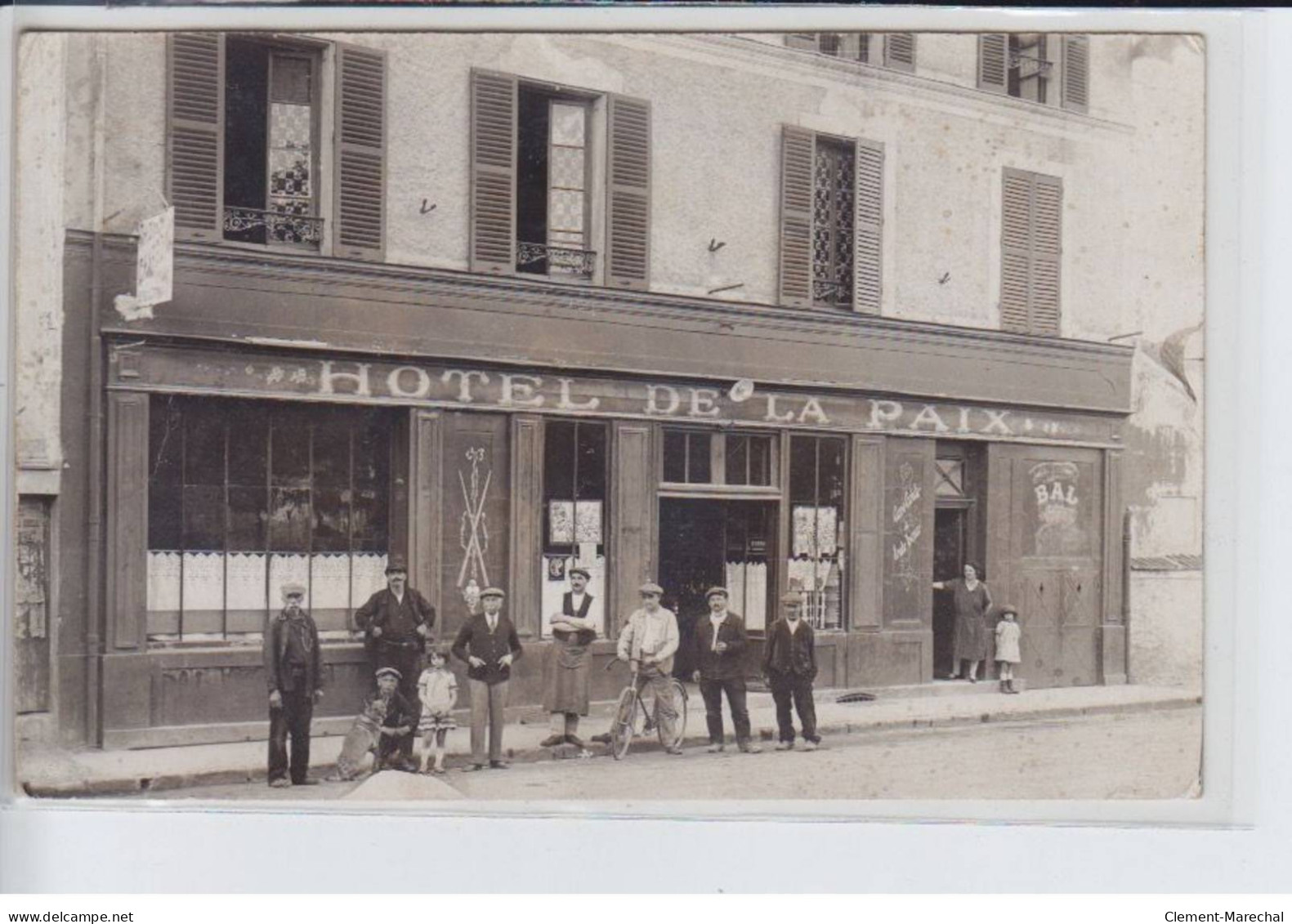 FRANCE: Hotel De La Paix, Bal,  Casse Croute à Toute Heure, Byrrh, Vélo, Chien - Très Bon état - Photos