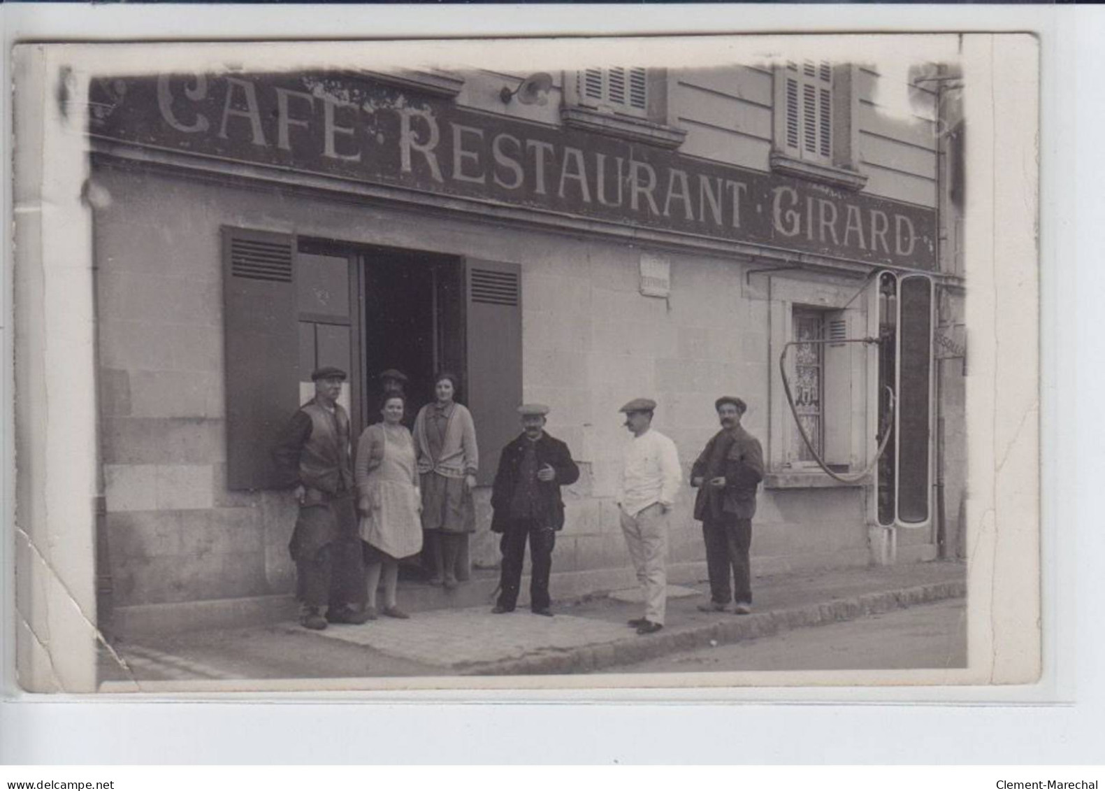 FRANCE: Café Restaurant Girard, Pompe à Essence - état - Fotos