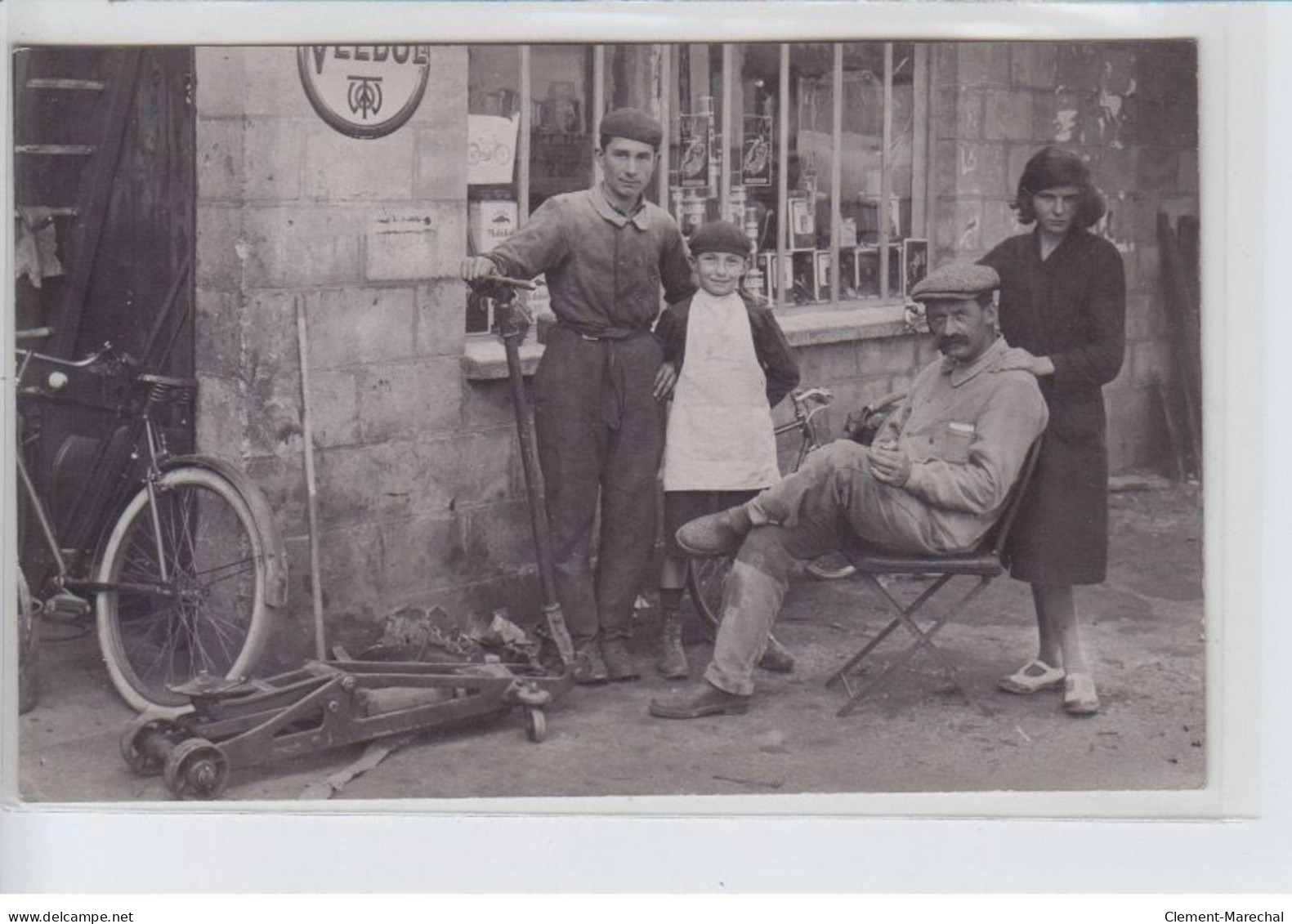 FRANCE: Garage Automobile, Levier De Voiture, Vélo, Personnages - Très Bon état - Photos