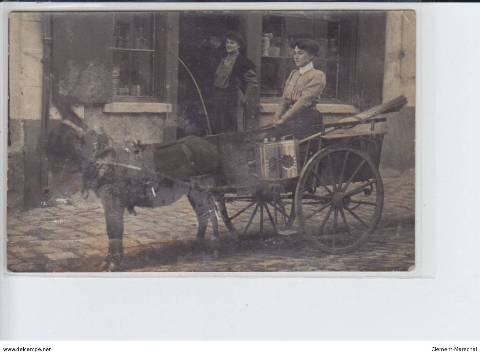 FRANCE: Balayeuse, Voiture âne, Commerce En Fond - état - Fotos