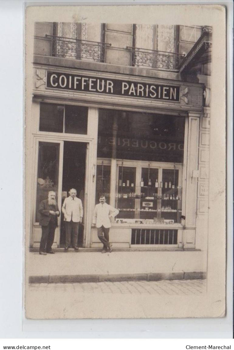 FRANCE: Coiffeur Parisien, Façade Du Salon, Produits De Ventes En Vitrine - Très Bon état - Fotos