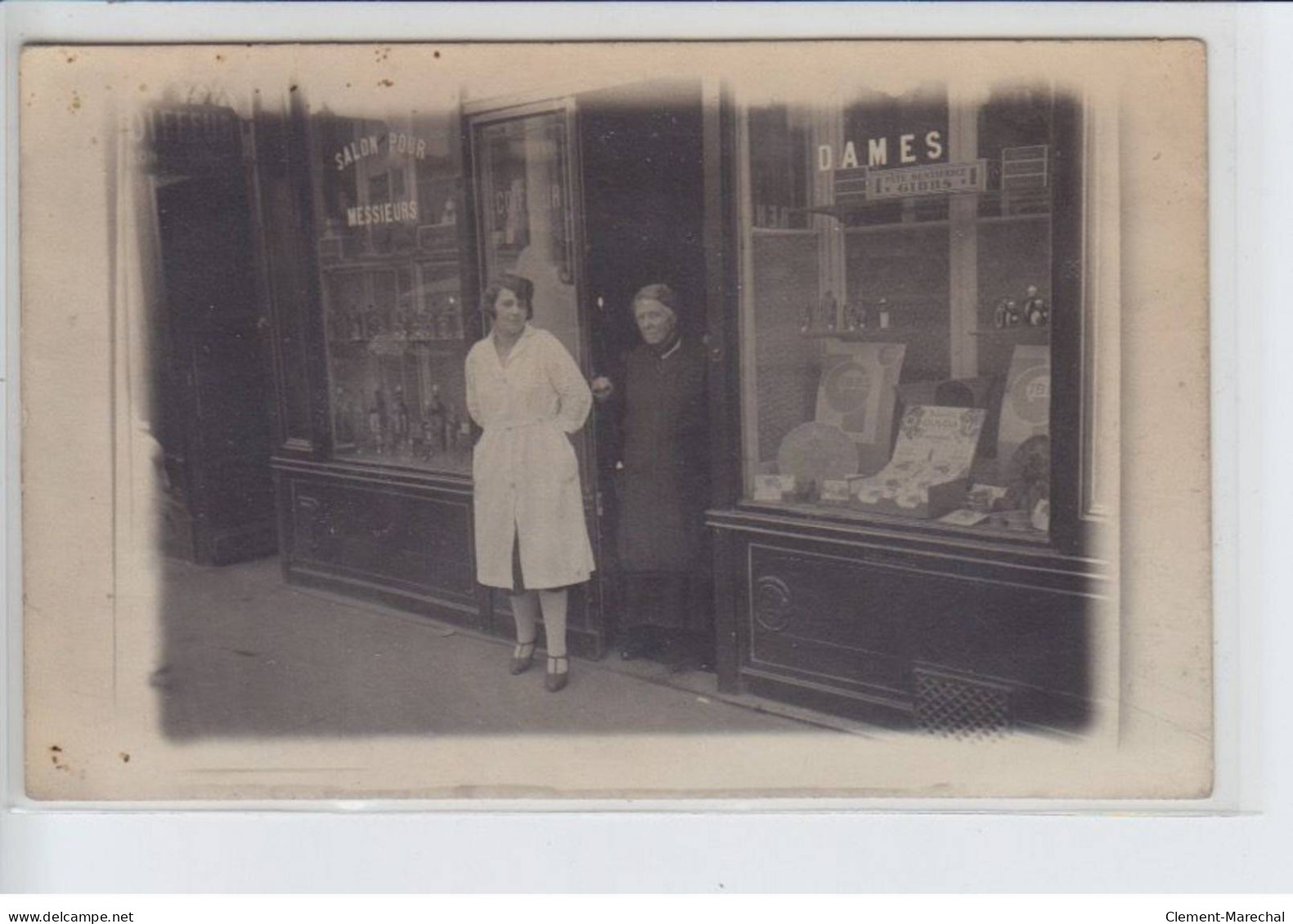 FRANCE - Salon Coiffeur Pour Messieurs, Dames, Pâte Dentifrice GIBBS, Personnages - Très Bon état - Foto