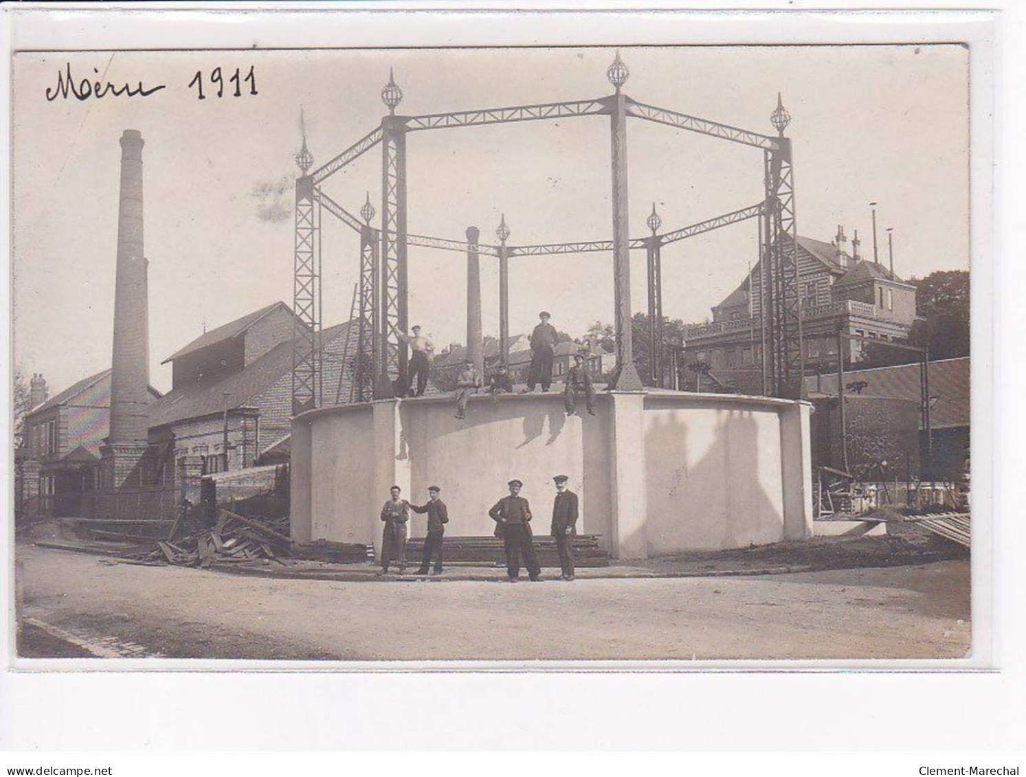 MERU - Carte Photo - Rue Des Usines - Usine à Gaz - Très Bon état - Meru