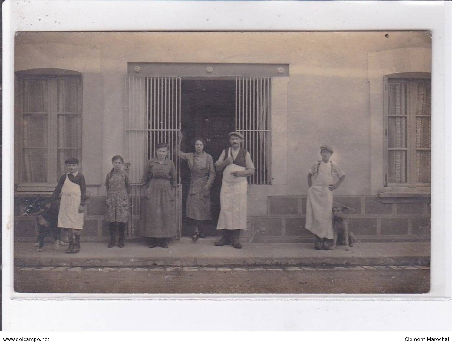 TOURS(?): Boucherie - Très Bon état - Tours