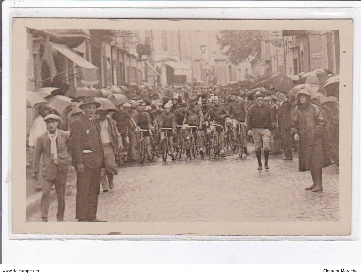 ROQUEVAIRE: velo club, course, trophée des galeries de paris, 7 CPA - très bon état