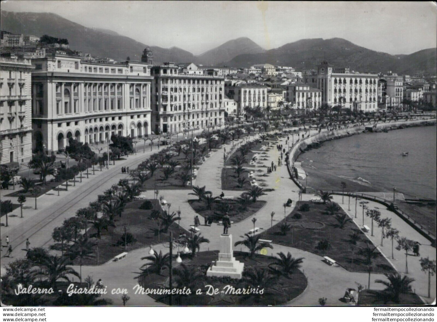At591 Cartolina Salerno Citta' Giardini Con Monumento A De Marinis - Salerno