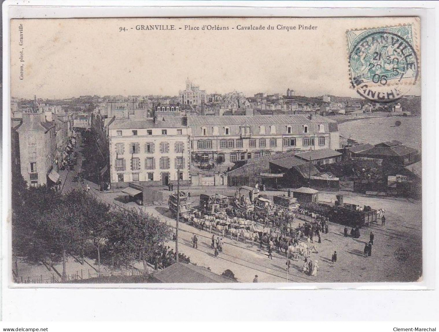 GRANVILLE: Place D'orléans, Cavalcade Du Cirque Pinder - état - Granville