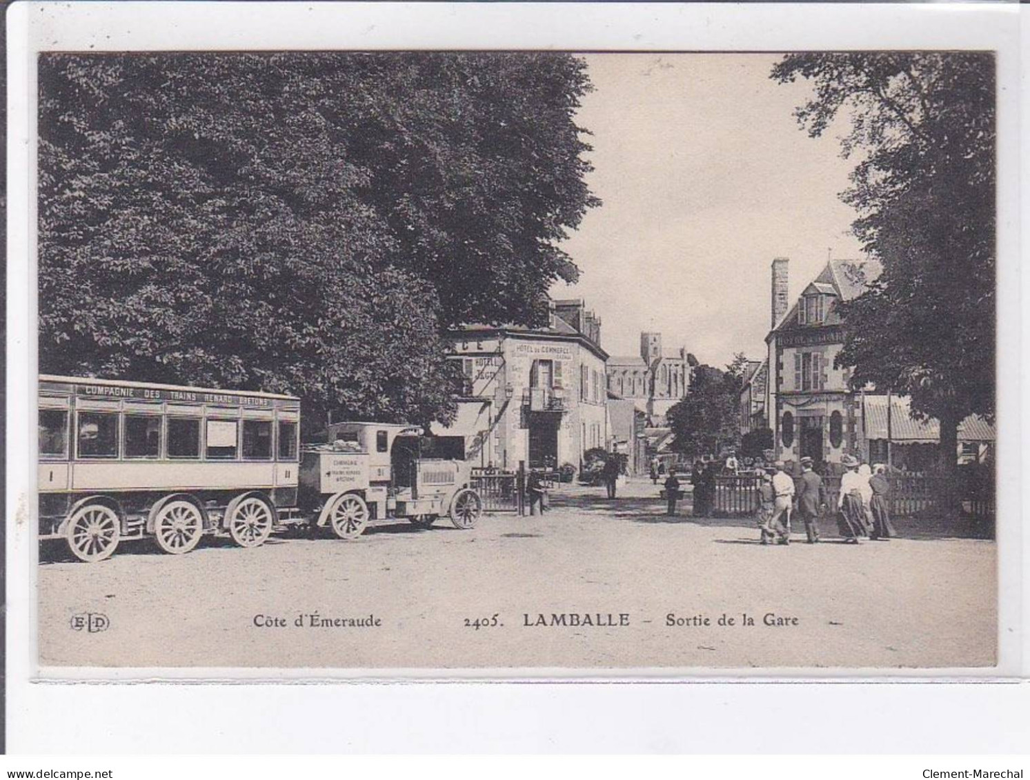 LAMBALLE: Sortie De La Gare, Train Renard - Très Bon état - Lamballe