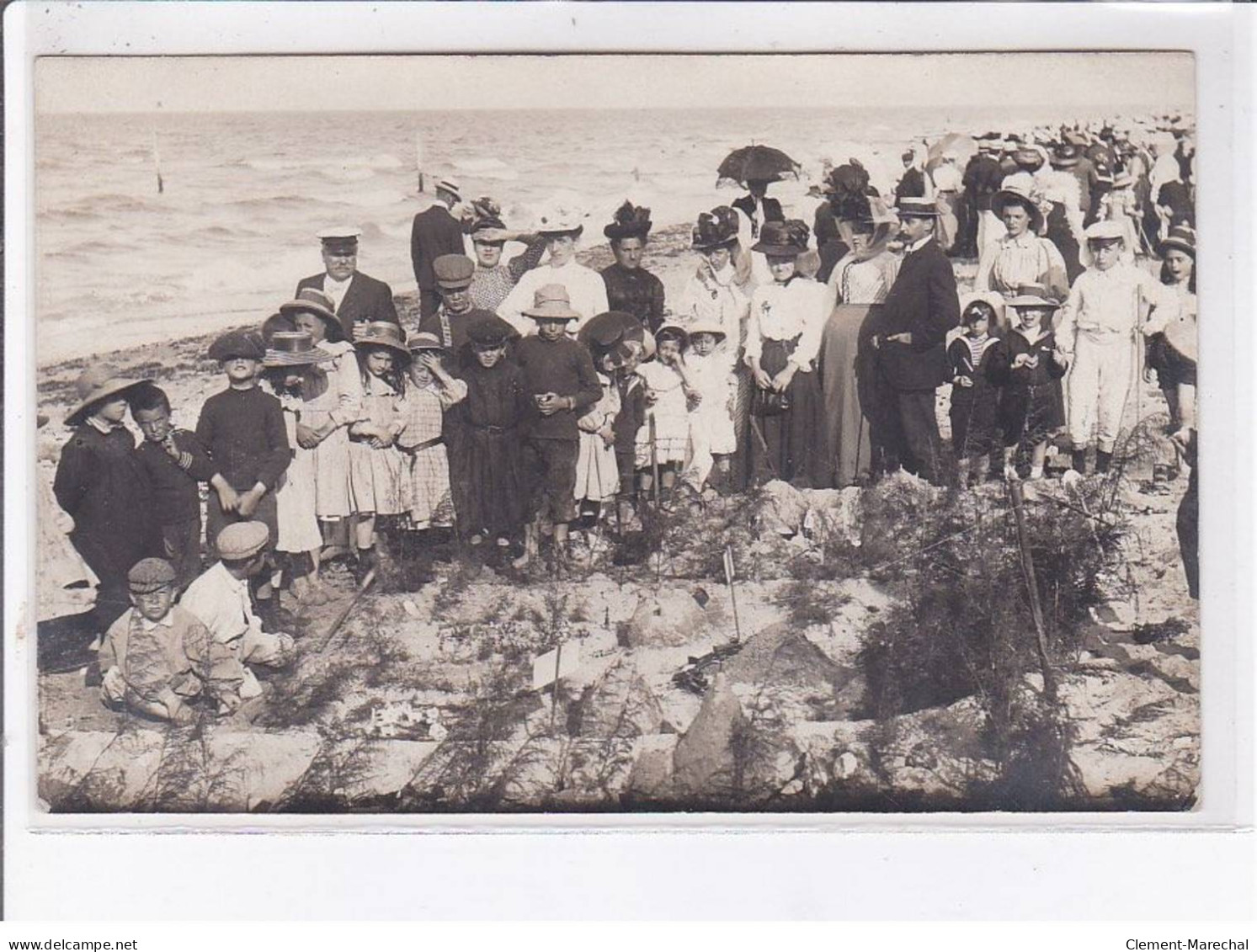 LANGRUNE-sur-MER: Concours De Sable, Jouet, Train, 2 CPA - Très Bon état - Autres & Non Classés