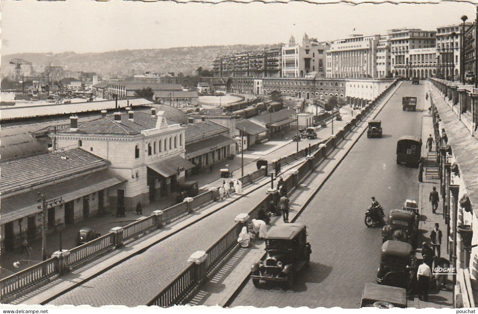 HO Nw 14- ALGER ( ALGERIE ) - LA GARE ET RAMPE MAGENTA - ANIMATION - AUTOMOBILES - VUE GENERALE - Algiers