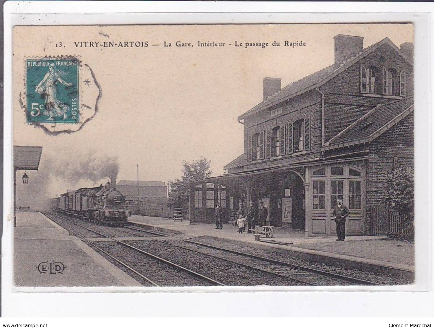 VITRY-en-ARTOIS: La Gare Intérieur Le Passage Du Rapide - Très Bon état - Vitry En Artois