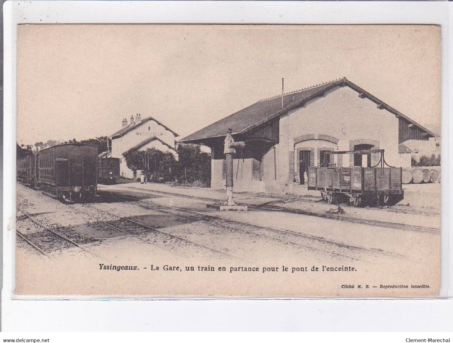 YSSINGEAUX: La Gare, Un Train En Partance Pour Le Pont De L'enceinte - Très Bon état - Yssingeaux