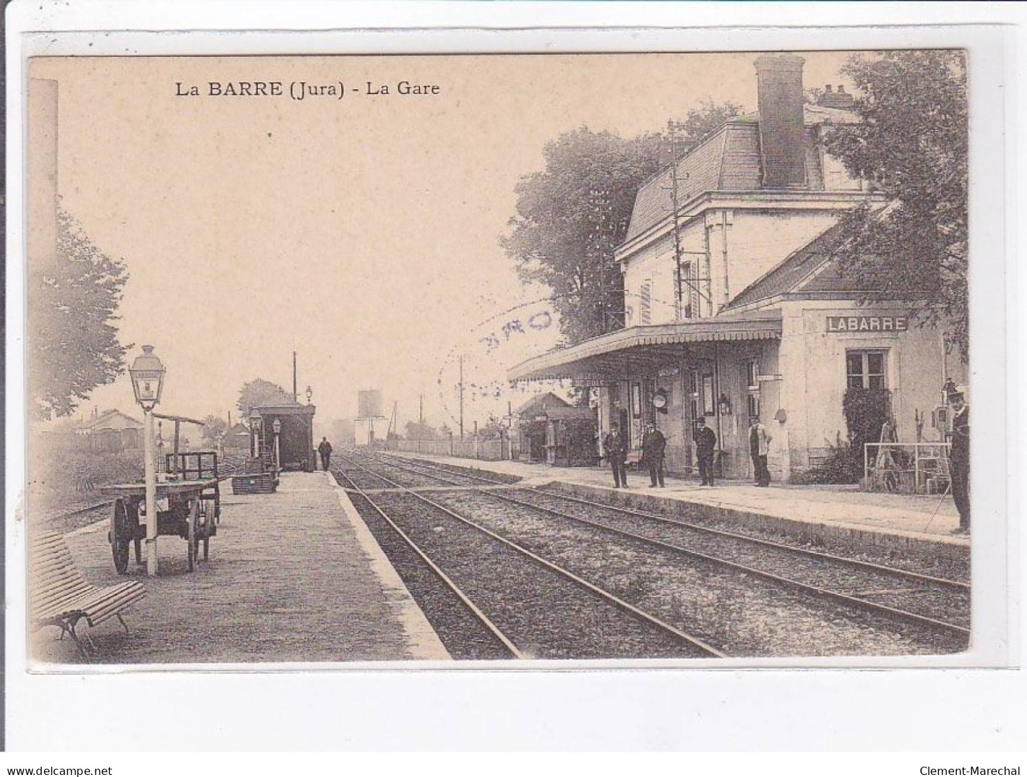 LA BARRE: La Gare - état - Autres & Non Classés