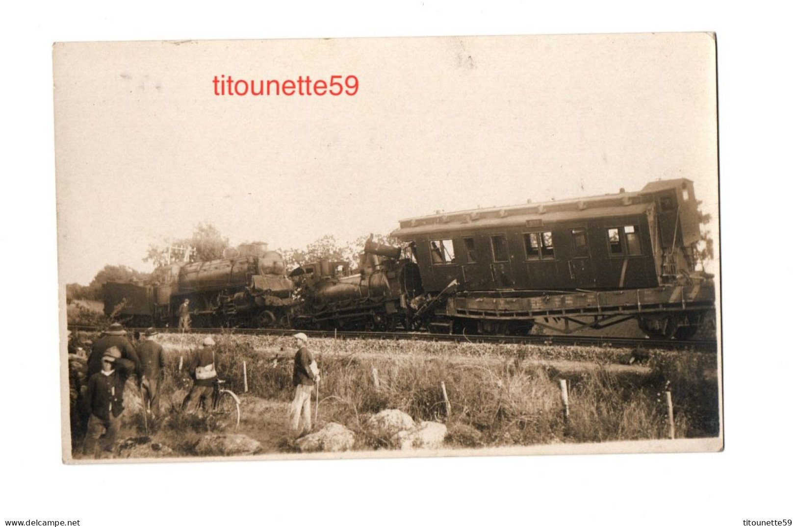 56-VANNES?? CARTE-PHOTO CATASTROPHE FERROVIAIRE? DERAILLEMENT DU TRAIN- Photo DECKER VANNES - Vannes