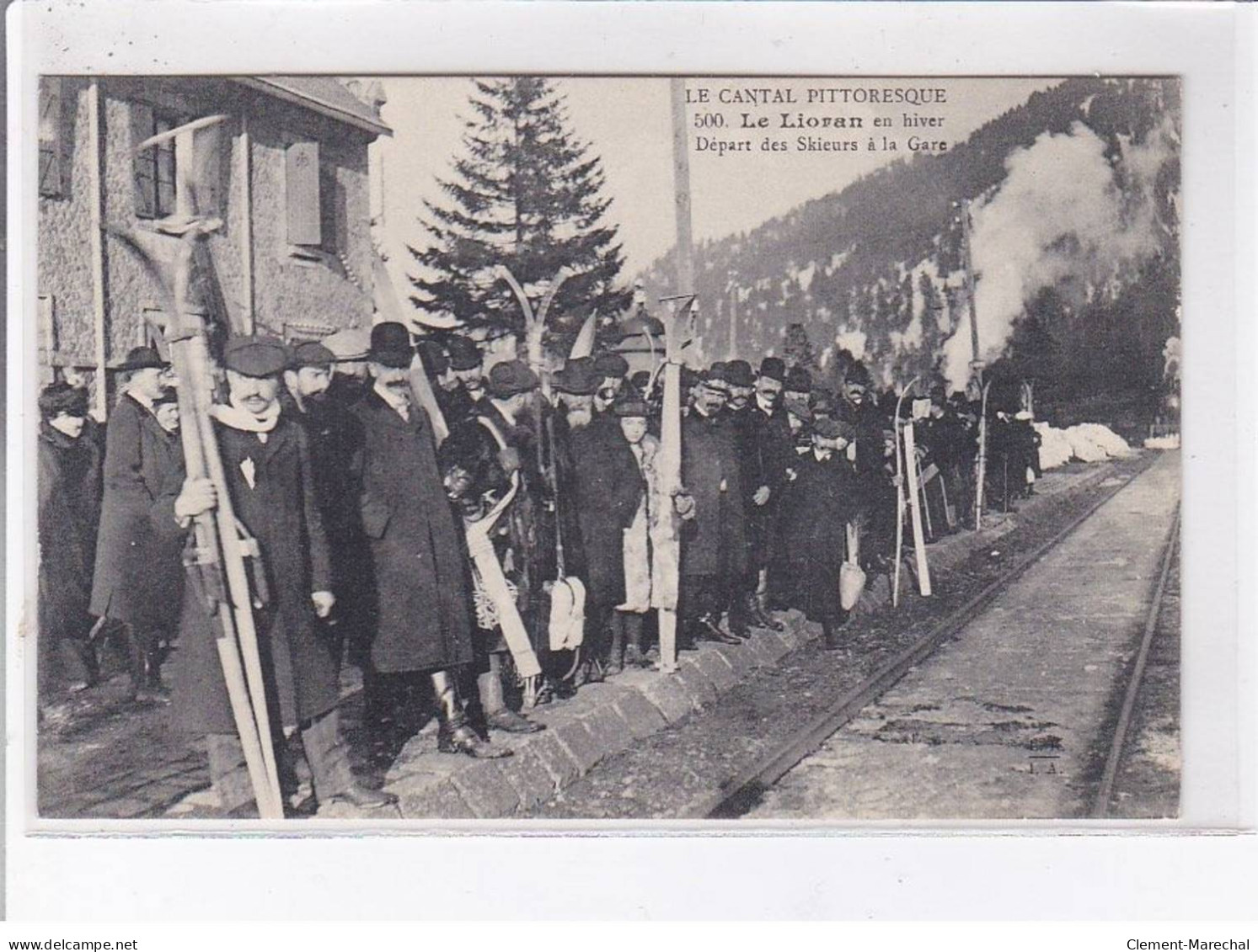 LE LIORAN: En Hiver Départ Des Skieurs à La Gare - Très Bon état - Autres & Non Classés