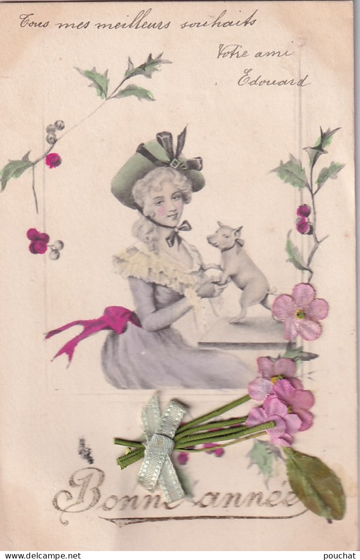 JA 28- " BONNE ANNEE " - CARTE FANTAISIE AVEC AJOUT FLEURS TISSU - JEUNE FEMME AVEC COCHON STYLE VIENNOISE - New Year