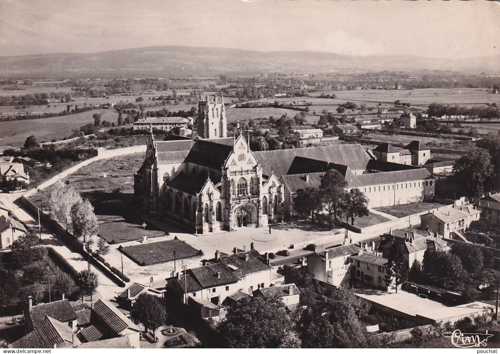 JA 29-(01) BOURG EN BRESSE  - VUE AERIENNE - EGLISE DE BROU - Brou Church