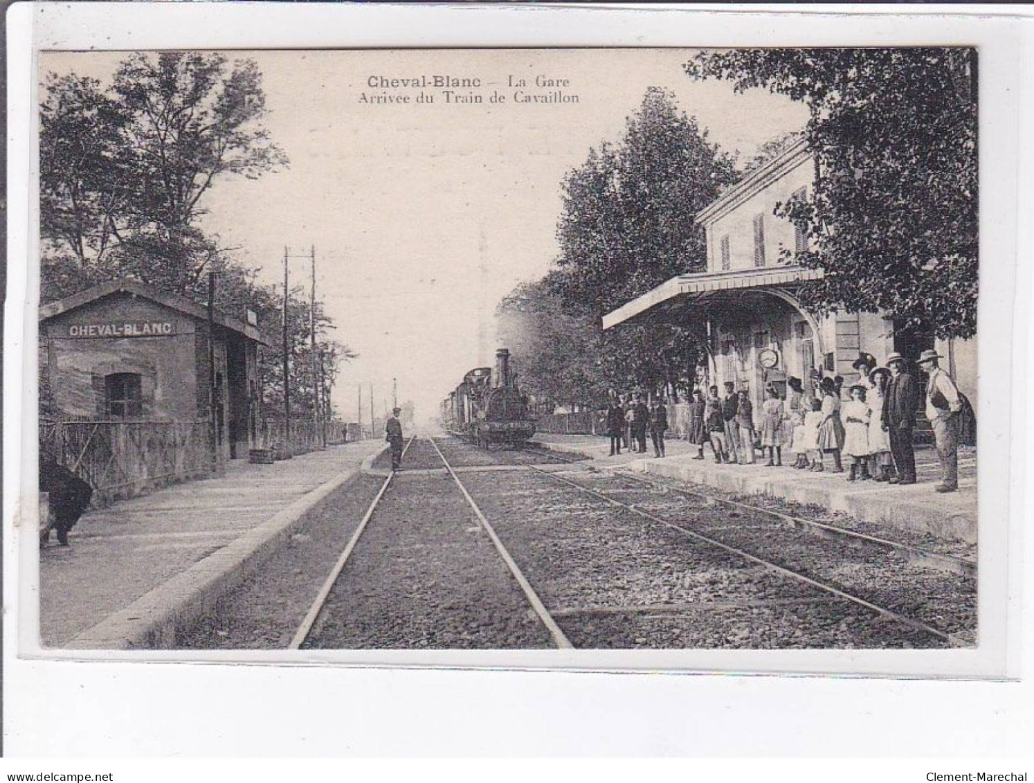 CHEVAL-BLANC: La Gare, Arrivée Du Train De Cavaillon - Très Bon état - Andere & Zonder Classificatie