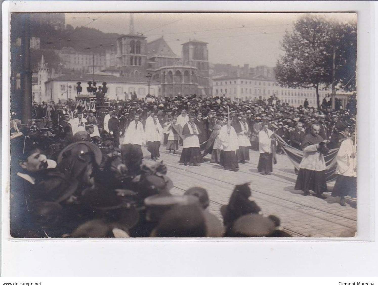 LYON: 8 CPA, procession religieuse - très bon état