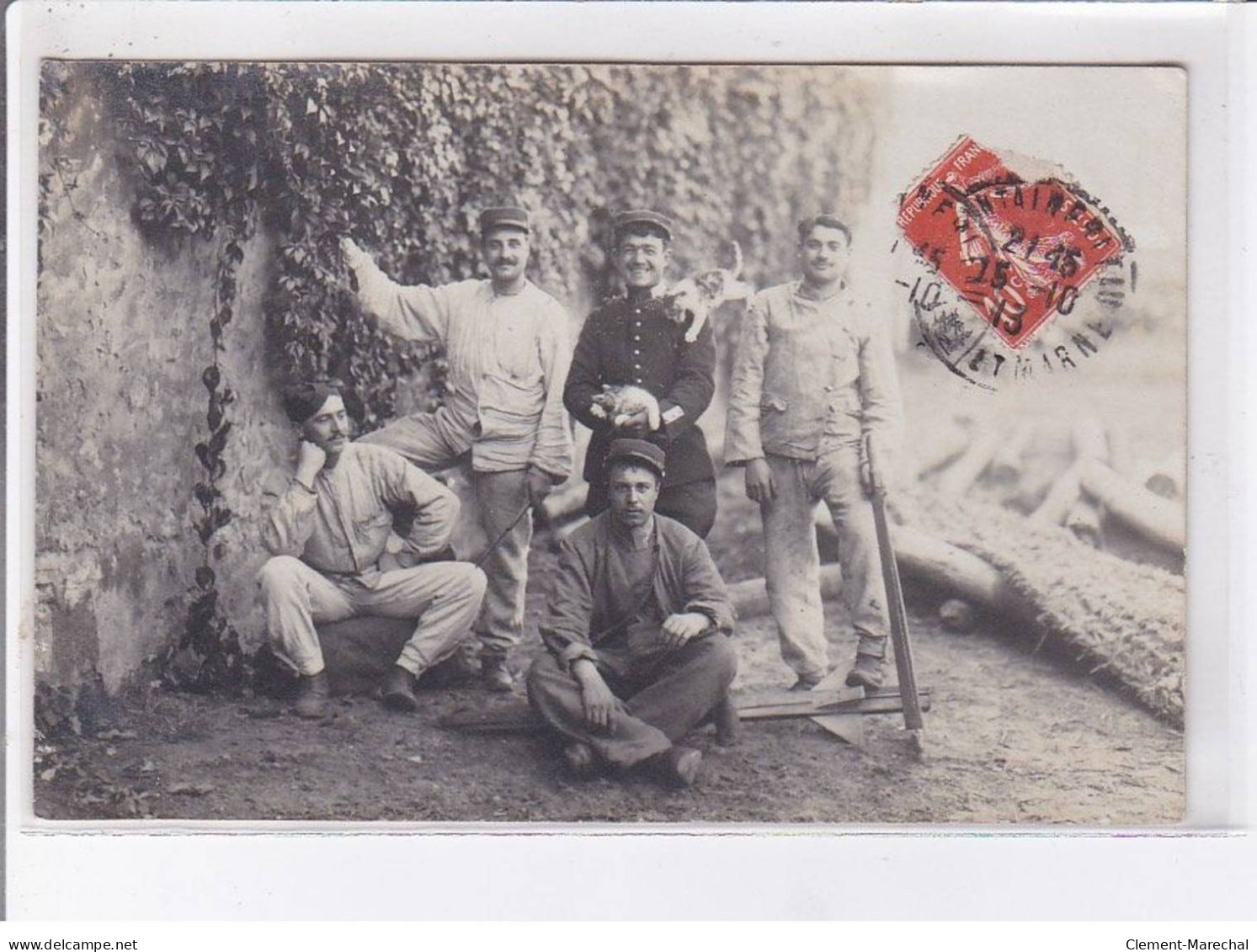 FONTAINEBLEAU: Militaires, Chats - Très Bon état - Fontainebleau