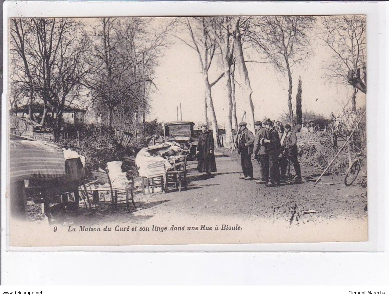 BIOULE: La Maison Du Curé Et Son Linge Dans Une Rue - Très Bon état - Sonstige & Ohne Zuordnung