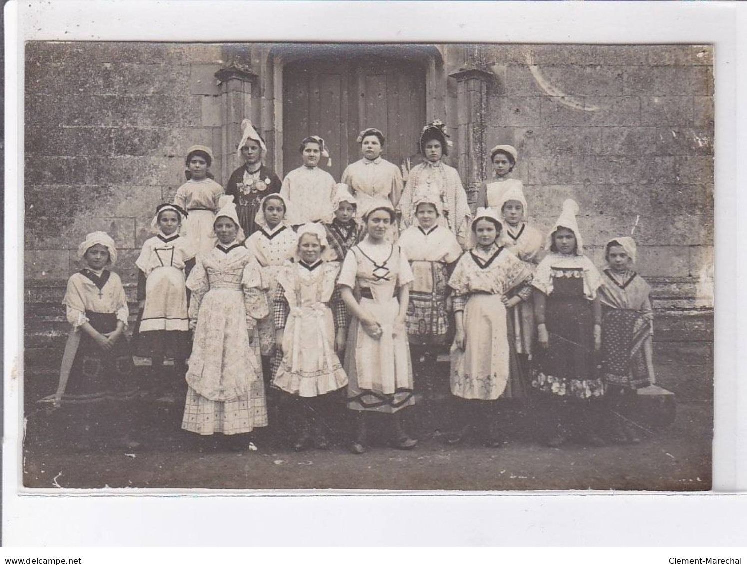 CHATEAUDUN: Groupe De Filles - Très Bon état - Chateaudun