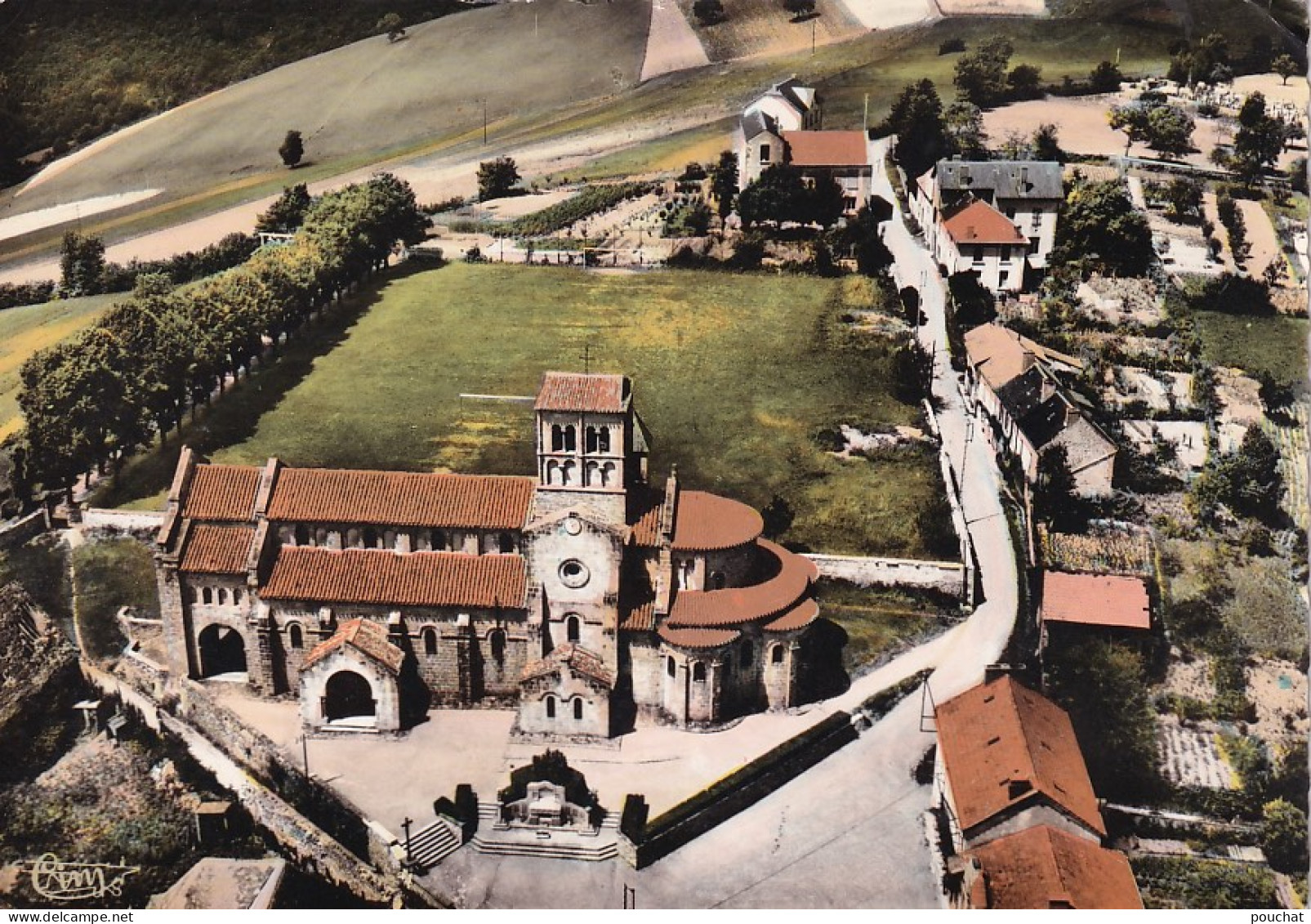 JA 31-(03) CHATEL MONTAGNE - VUE AERIENNE - EGLISE ROMANE  - Autres & Non Classés