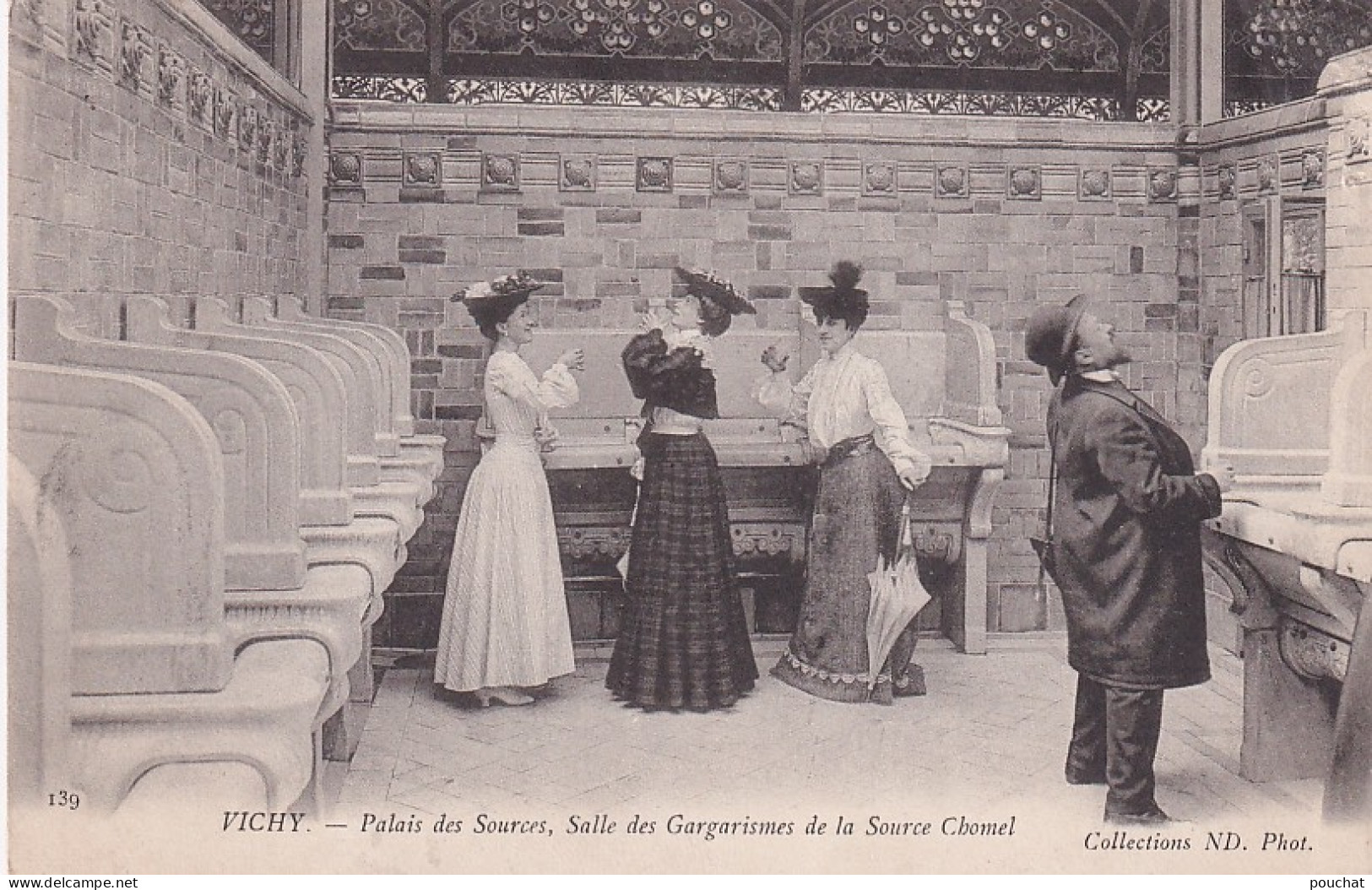 JA 31-(03) VICHY - PALAIS DES SOURCES , SALLE DES GARGARISMES DE LA SOURCE CHAUMEL - ANIMATION - Vichy