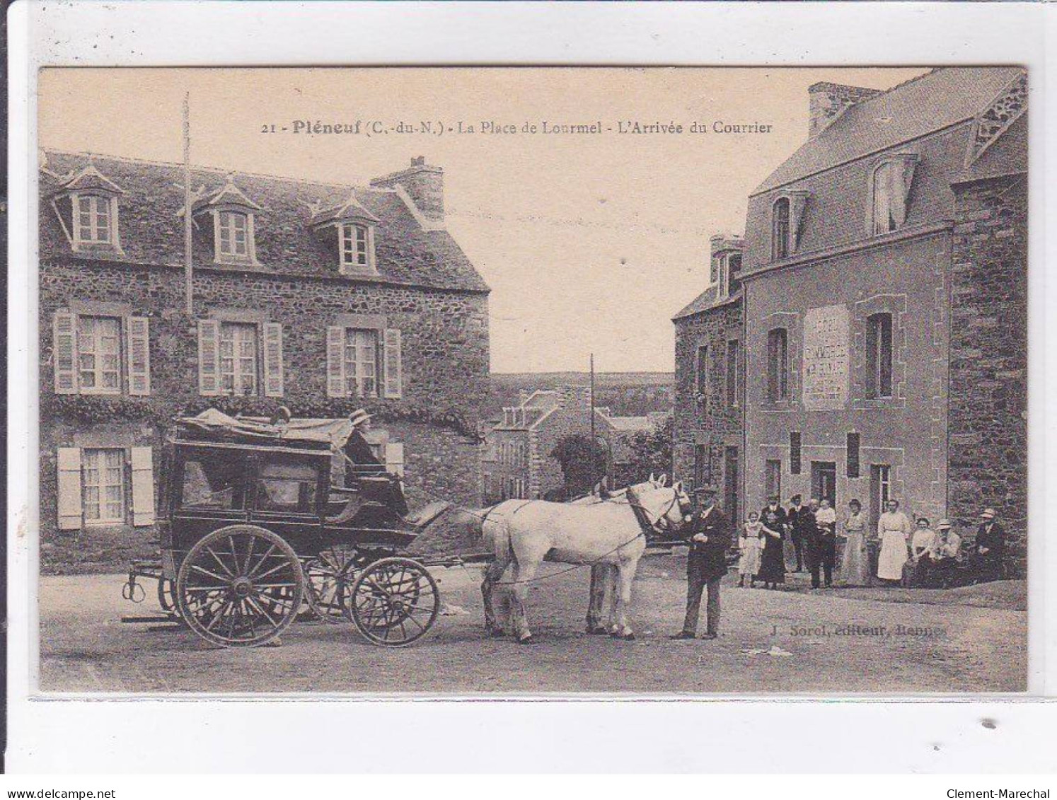 PLENEUF: La Place De Lourmel L'arrivée Du Courrier - Très Bon état - Altri & Non Classificati