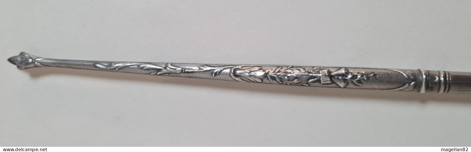 Ancien Porte-plume En Argent. Poinçon Au Sanglier. - Vulpen