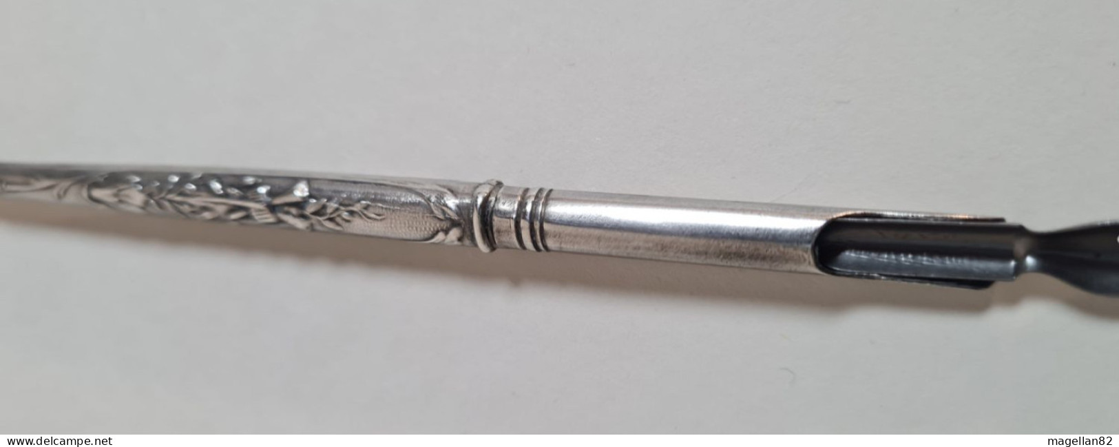 Ancien Porte-plume en argent. Poinçon au Sanglier.