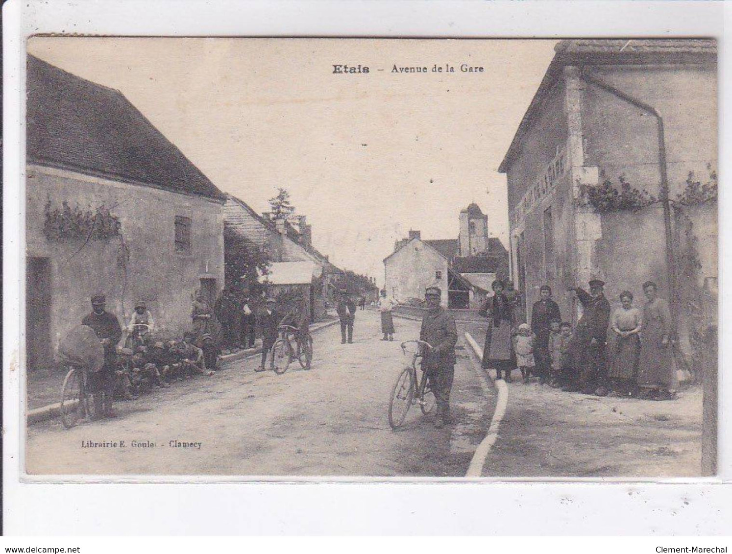 ETAIS: Avenue De La Gare, Facteurs - Très Bon état - Autres & Non Classés