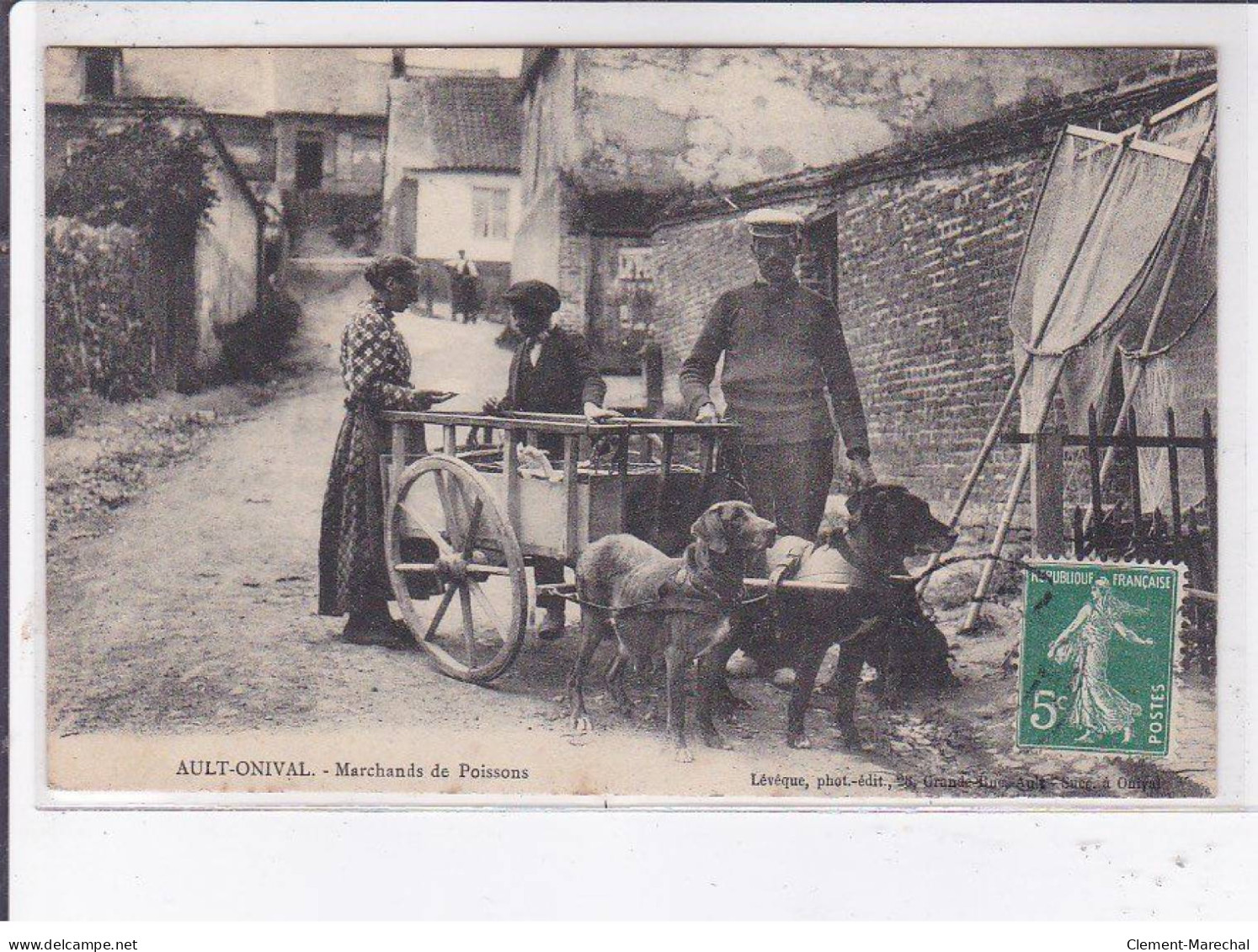 AULT-ONIVAL: Marchands De Poissons (voiture A Chien) - Très Bon état - Ault