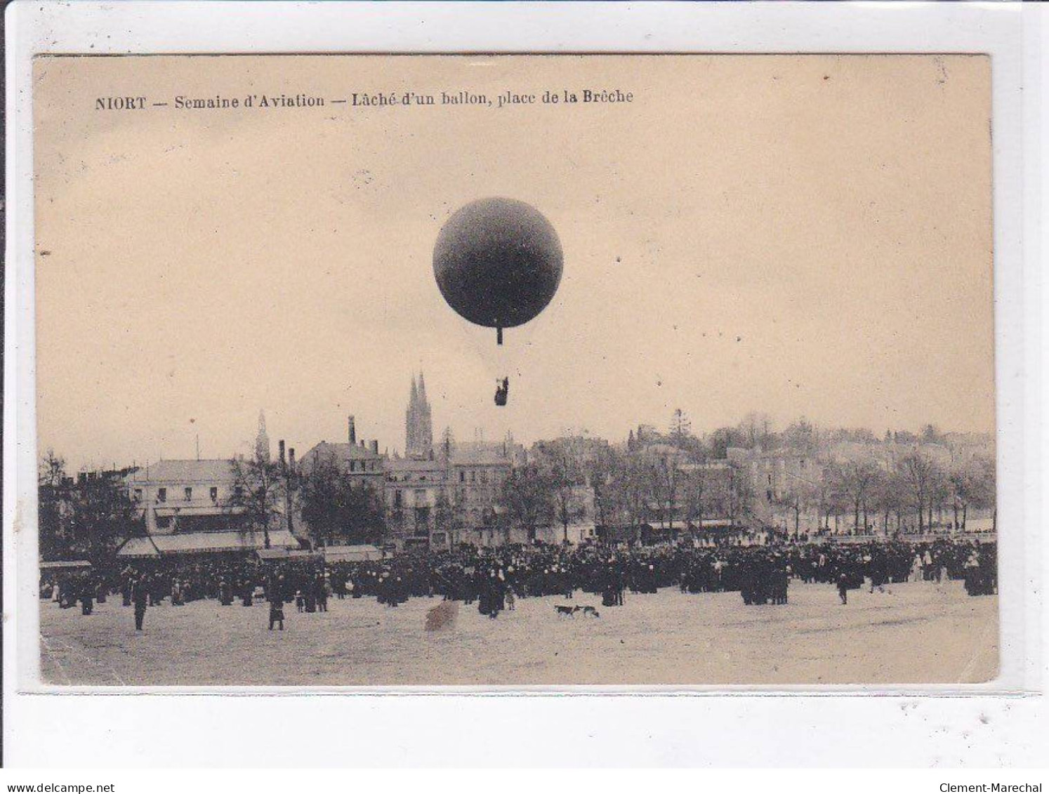 NIORT: Semaine D'aviation Lâché D'un Ballon Place De La Brêche - état - Niort