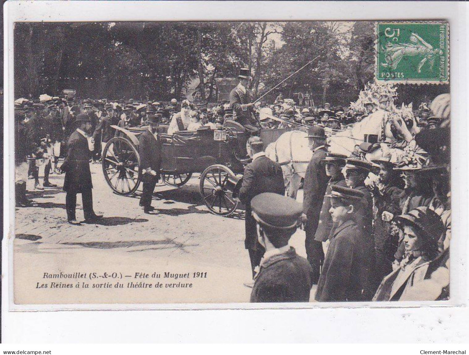 RAMBOUILLET: Fête Du Muguet 1911 Les Reines à La Sortie Du Théâtre Du Verdure - état - Rambouillet