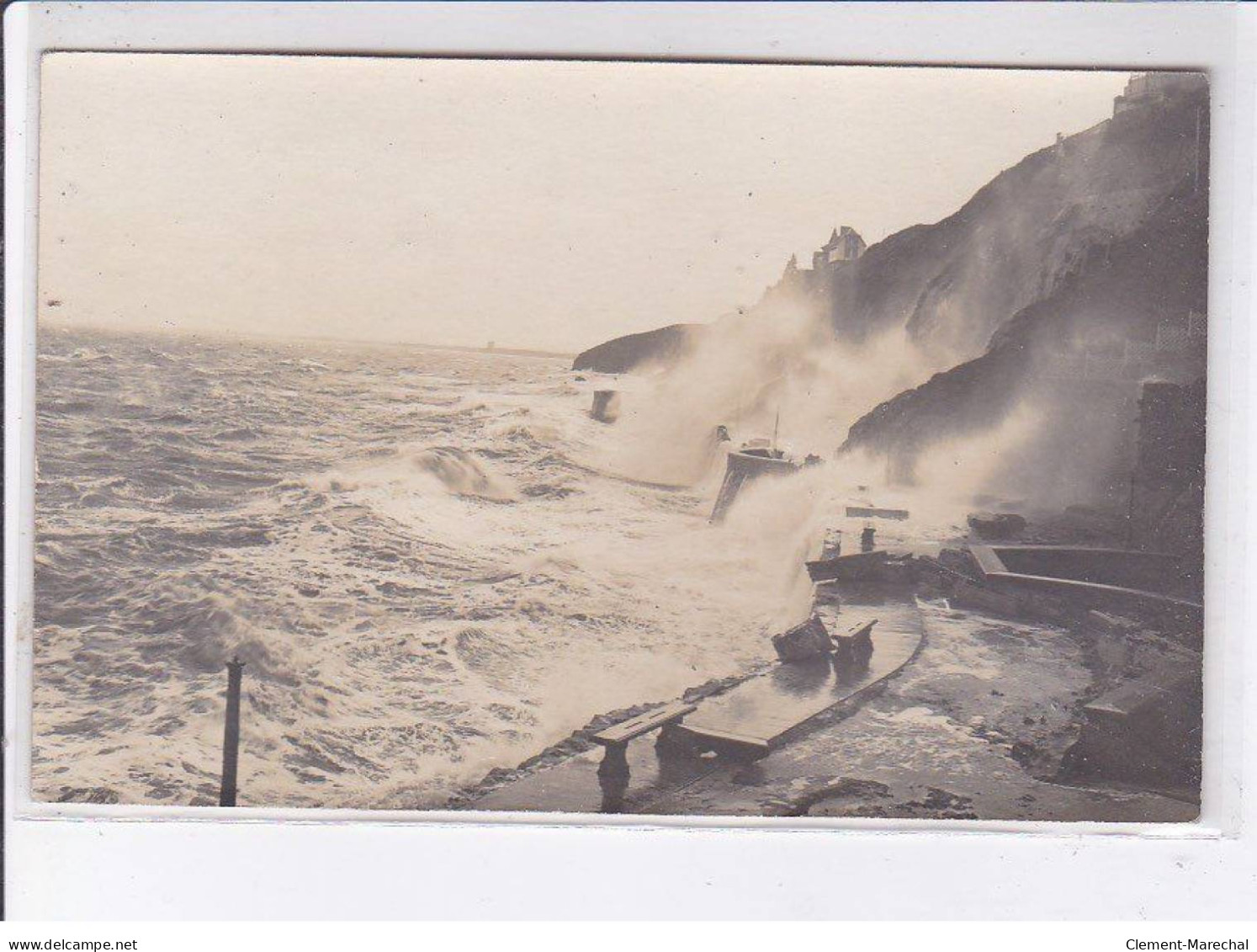 GRANVILLE: Vague Heurtant Les Rochers - Très Bon état - Granville