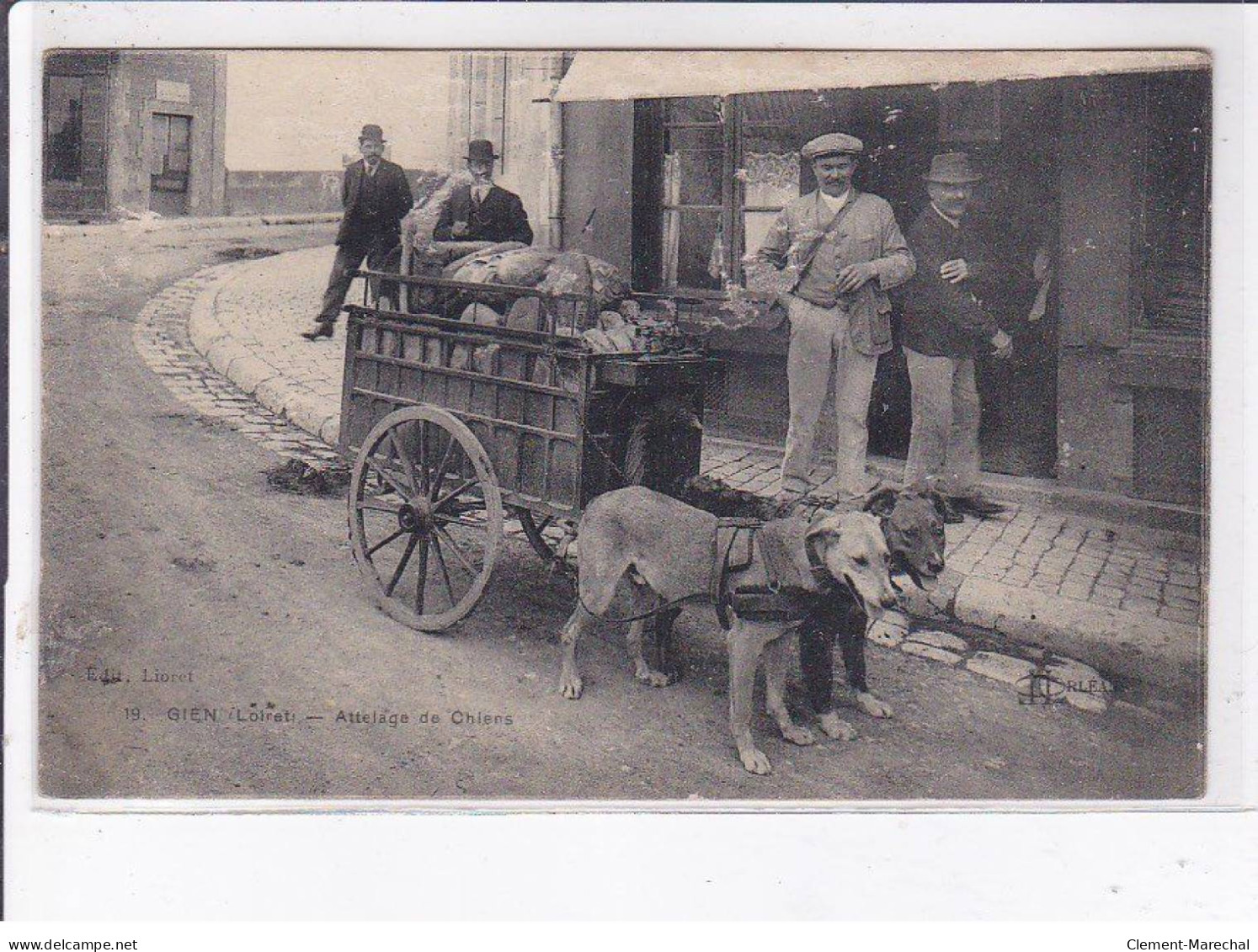 GIEN: Attelage De Chiens - Très Bon état - Gien