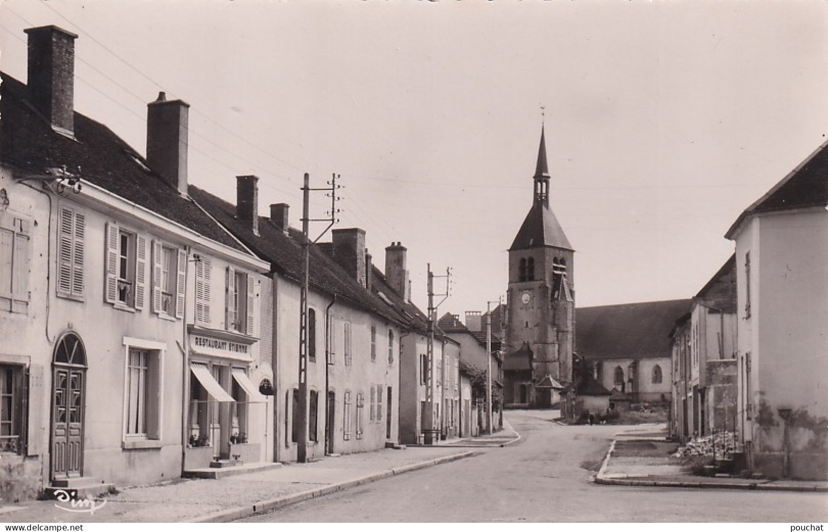 KO 32-(10) VENDEUVRE SUR BARSE - RUE ST PIERRE - RESTAURANT ETIENNE - Autres & Non Classés