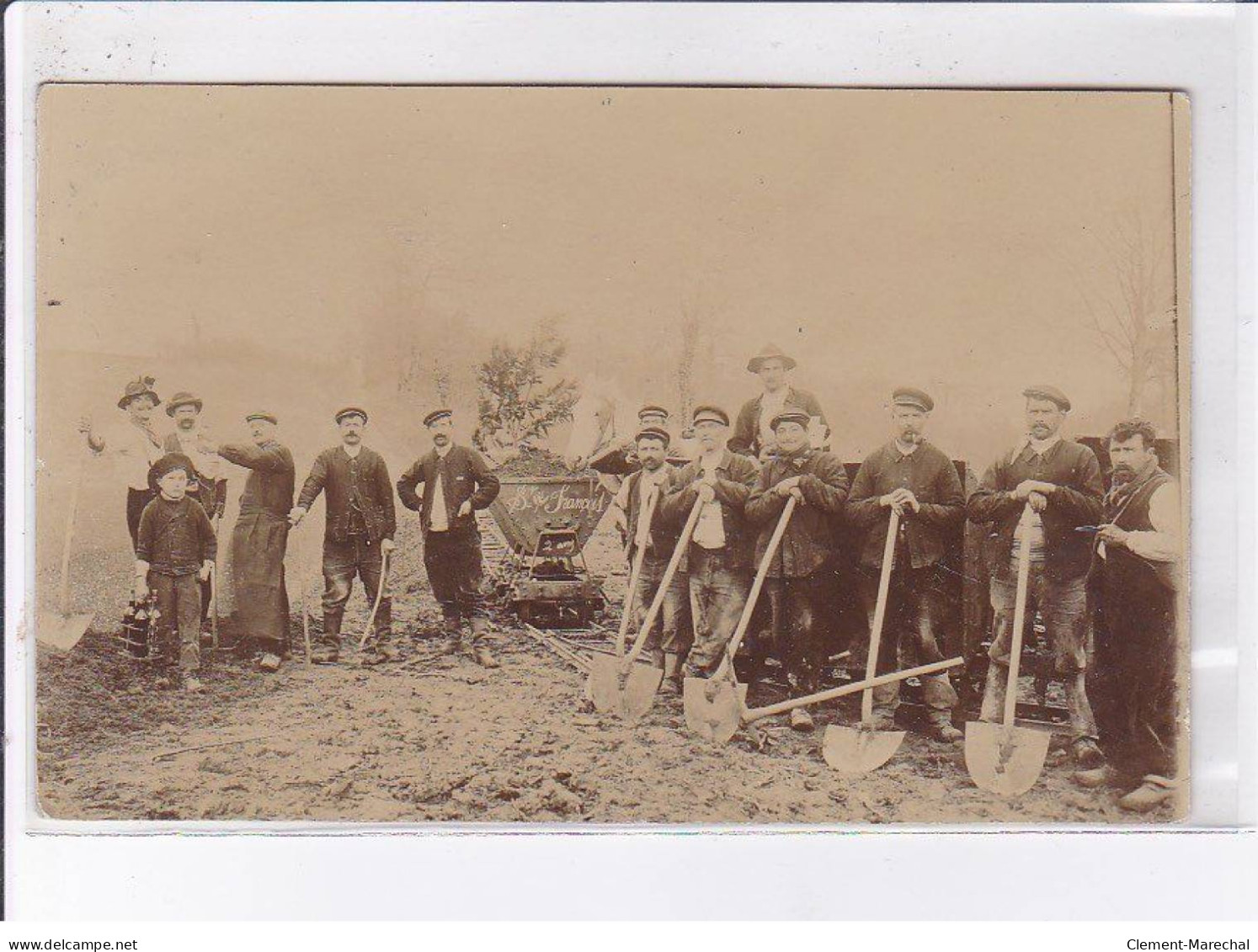 SAULX-MARCHAPS: Arbres, Chemin De Fer, Horticulture - Très Bon état - Autres & Non Classés