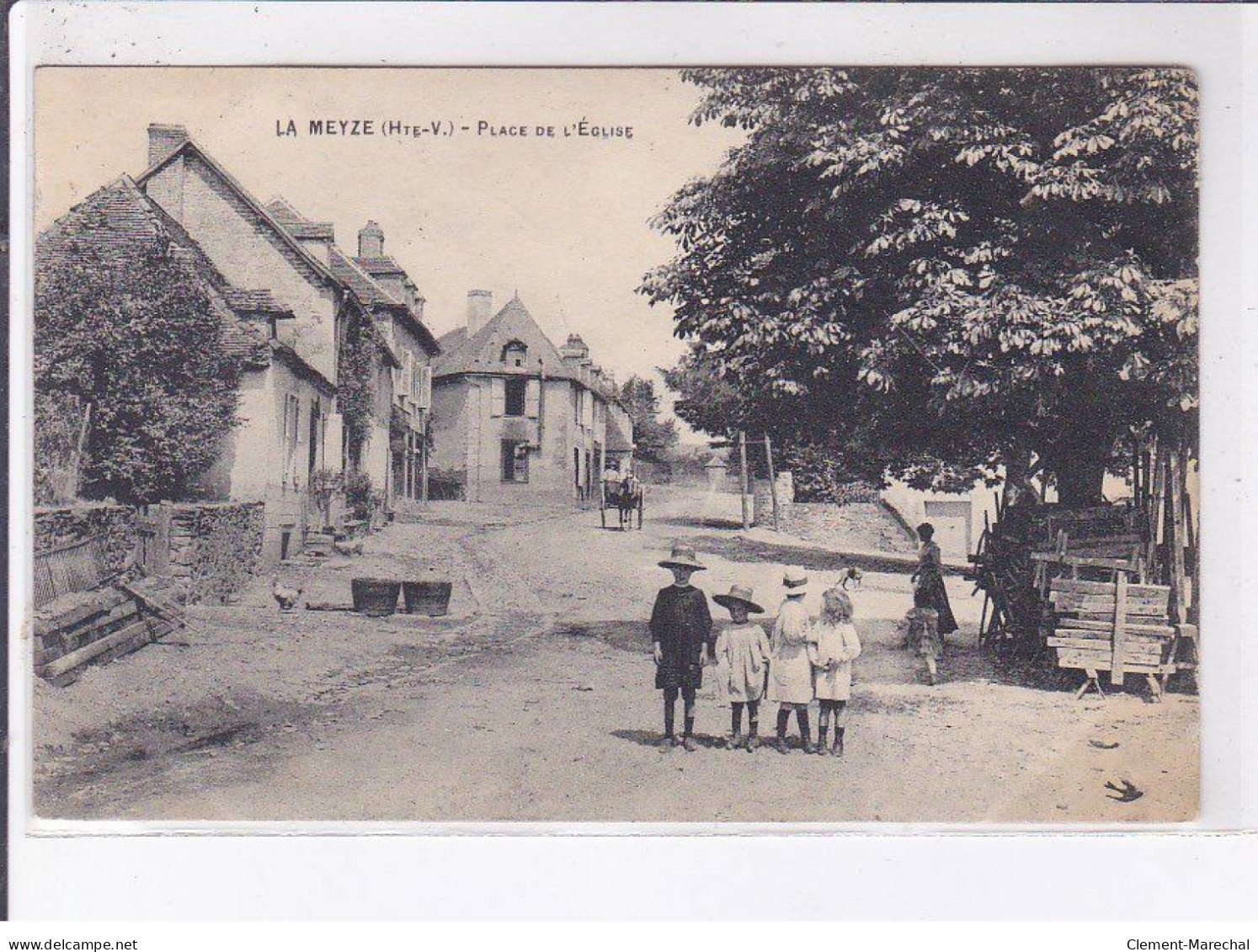 LA MEYZE: Place De L'église - Très Bon état - Autres & Non Classés