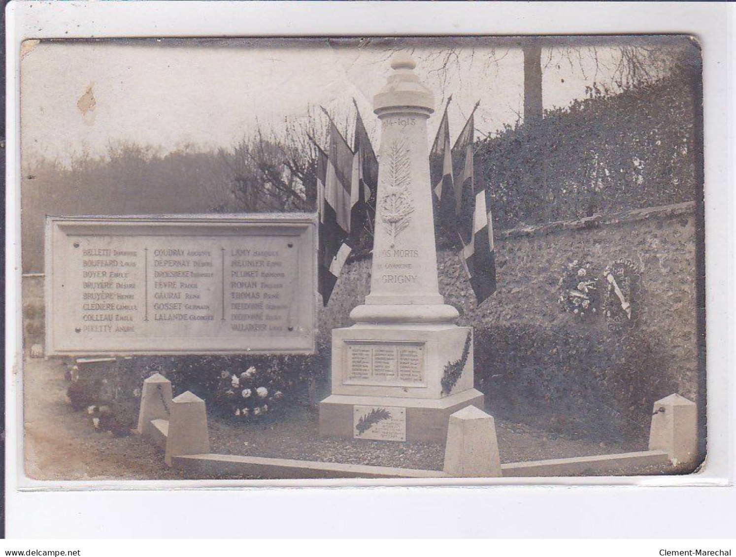 GRIGNY: Monuments Aux Morts - Très Bon état - Grigny