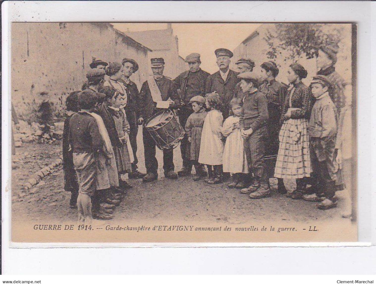 ETAVIGNY: Garde-champêtre Annonçant Des Nouvelles De La Guerre - Très Bon état - Otros & Sin Clasificación