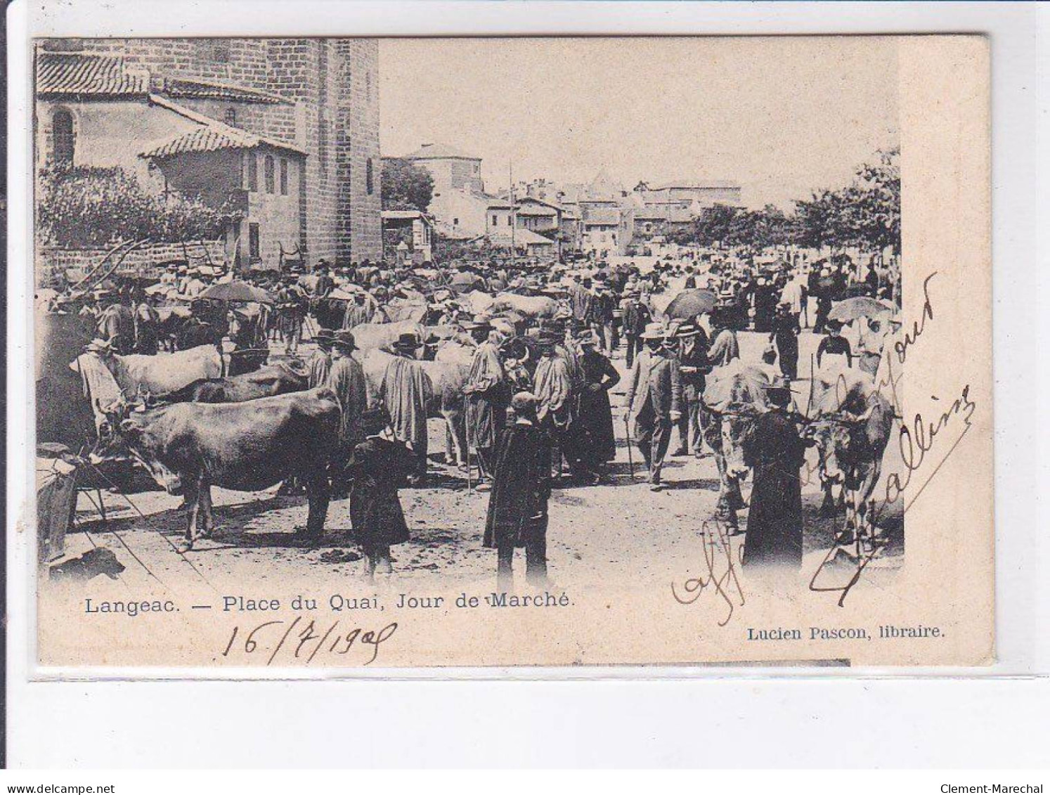 LANGEAC: Place Du Quai, Jour De Marché - Très Bon état - Langeac