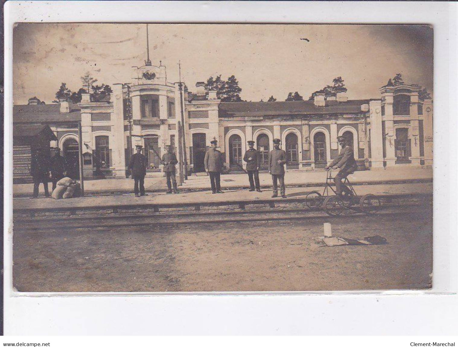 ALLEMAGNE(?): Chemin De Fer, Militaires - Très Bon état - Gares - Sans Trains