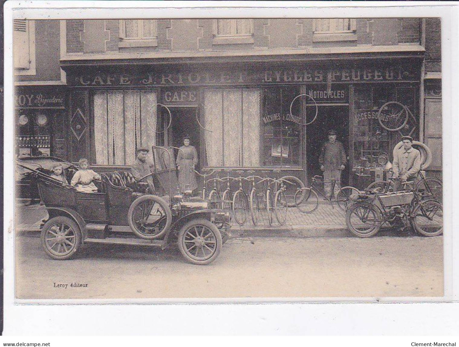 LA BAZOCHE GOUET: Moto, Voiture, Vélo, Café J. Riollet Cycles Peugeot - Très Bon état - Autres & Non Classés