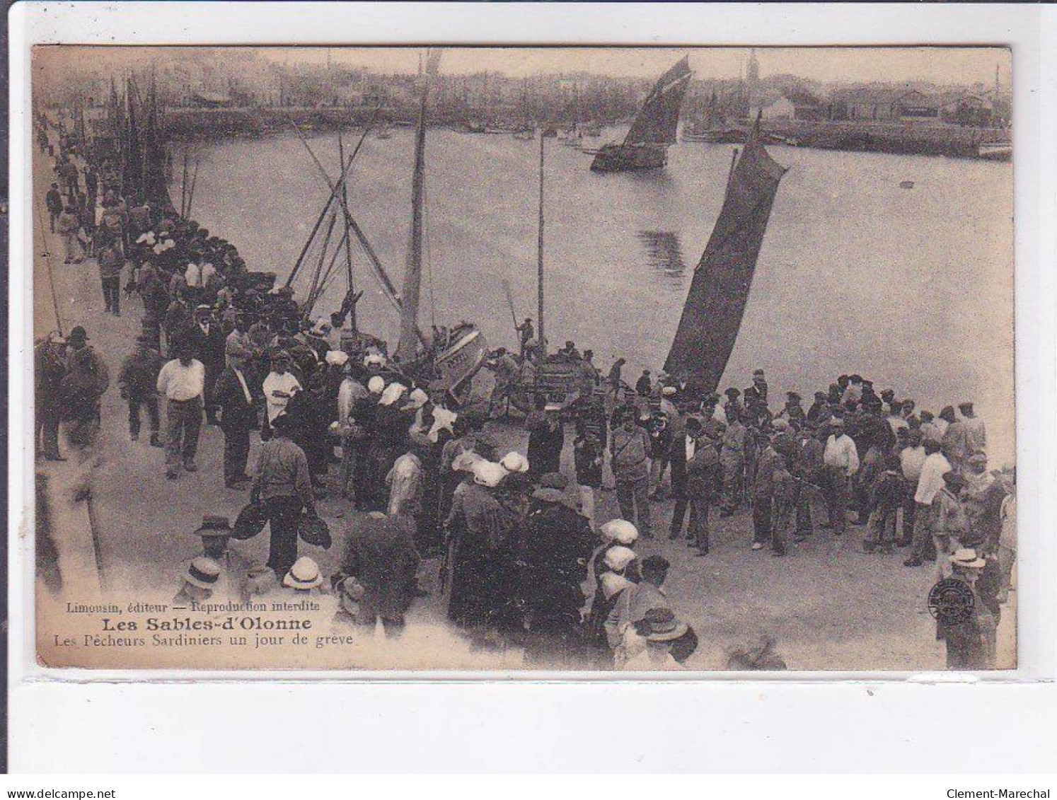 LES SABLES D'OLONNE: Les Pêcheurs Sardiniers Un Jour De Grève - Très Bon état - Sables D'Olonne